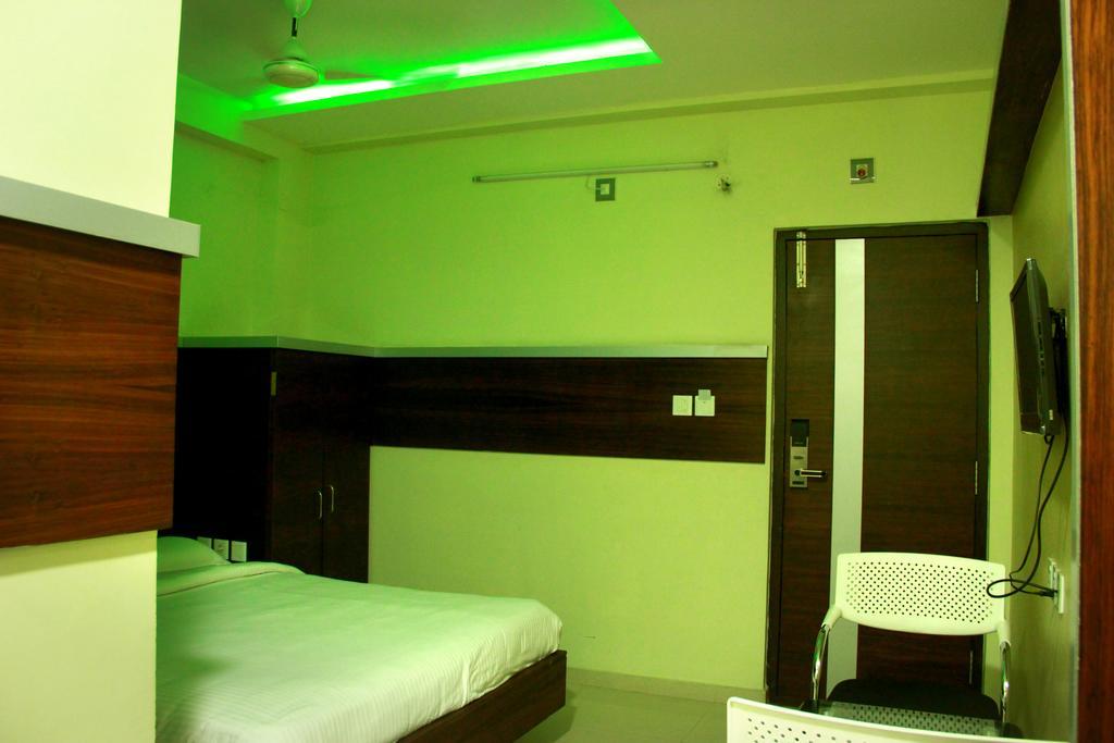 Shubh Vaibhav Inn Visakhapatnam Phòng bức ảnh