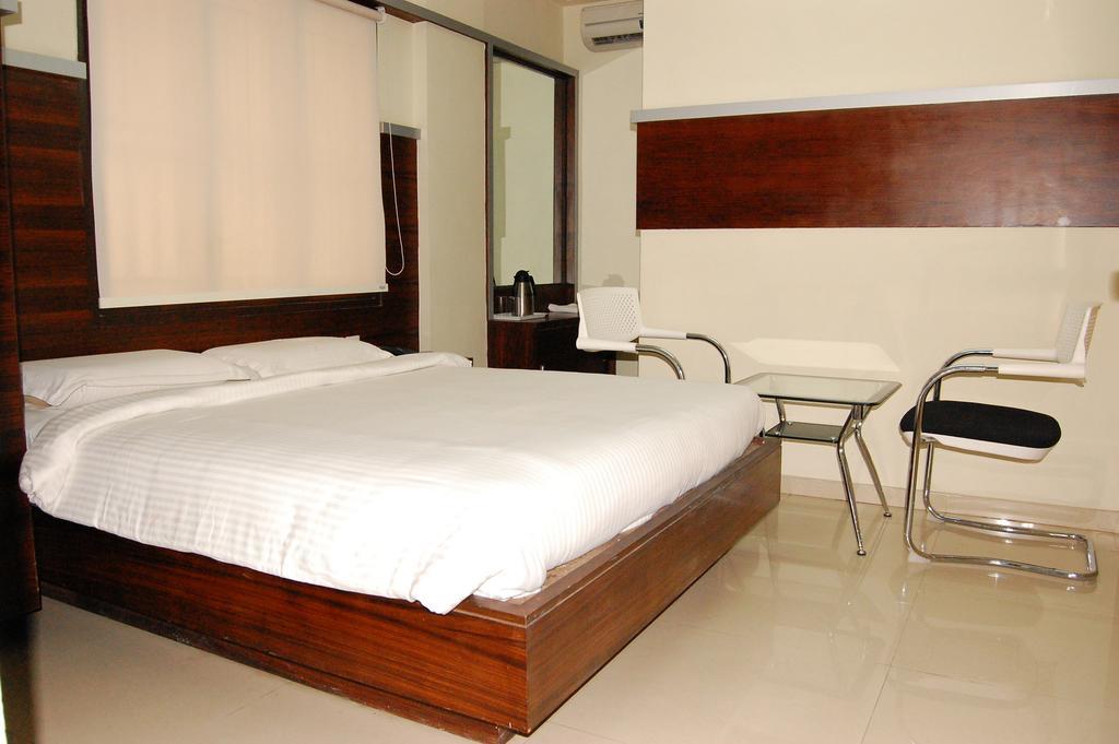 Shubh Vaibhav Inn Visakhapatnam Phòng bức ảnh