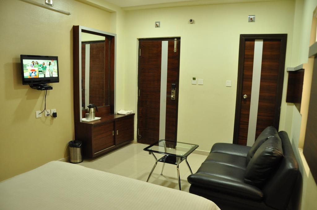 Shubh Vaibhav Inn Visakhapatnam Ngoại thất bức ảnh